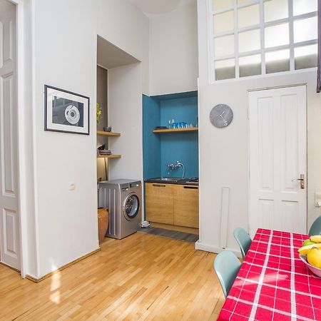 Charming 2Br Apartment In Old Tbilisi - By Wehost Buitenkant foto