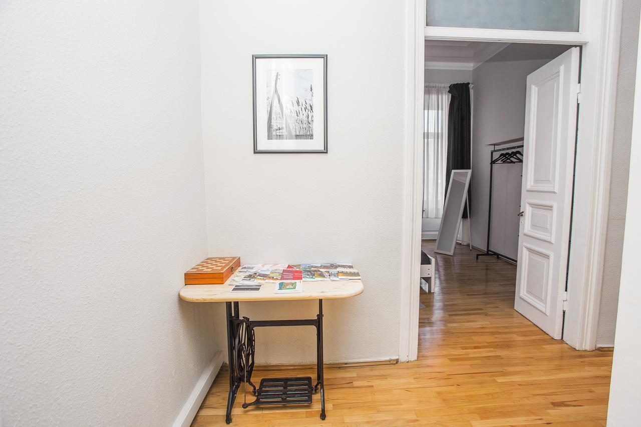 Charming 2Br Apartment In Old Tbilisi - By Wehost Buitenkant foto