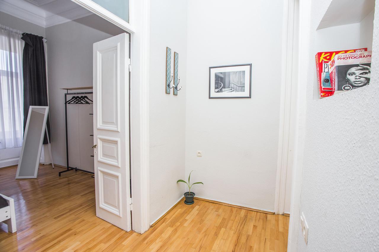 Charming 2Br Apartment In Old Tbilisi - By Wehost Buitenkant foto