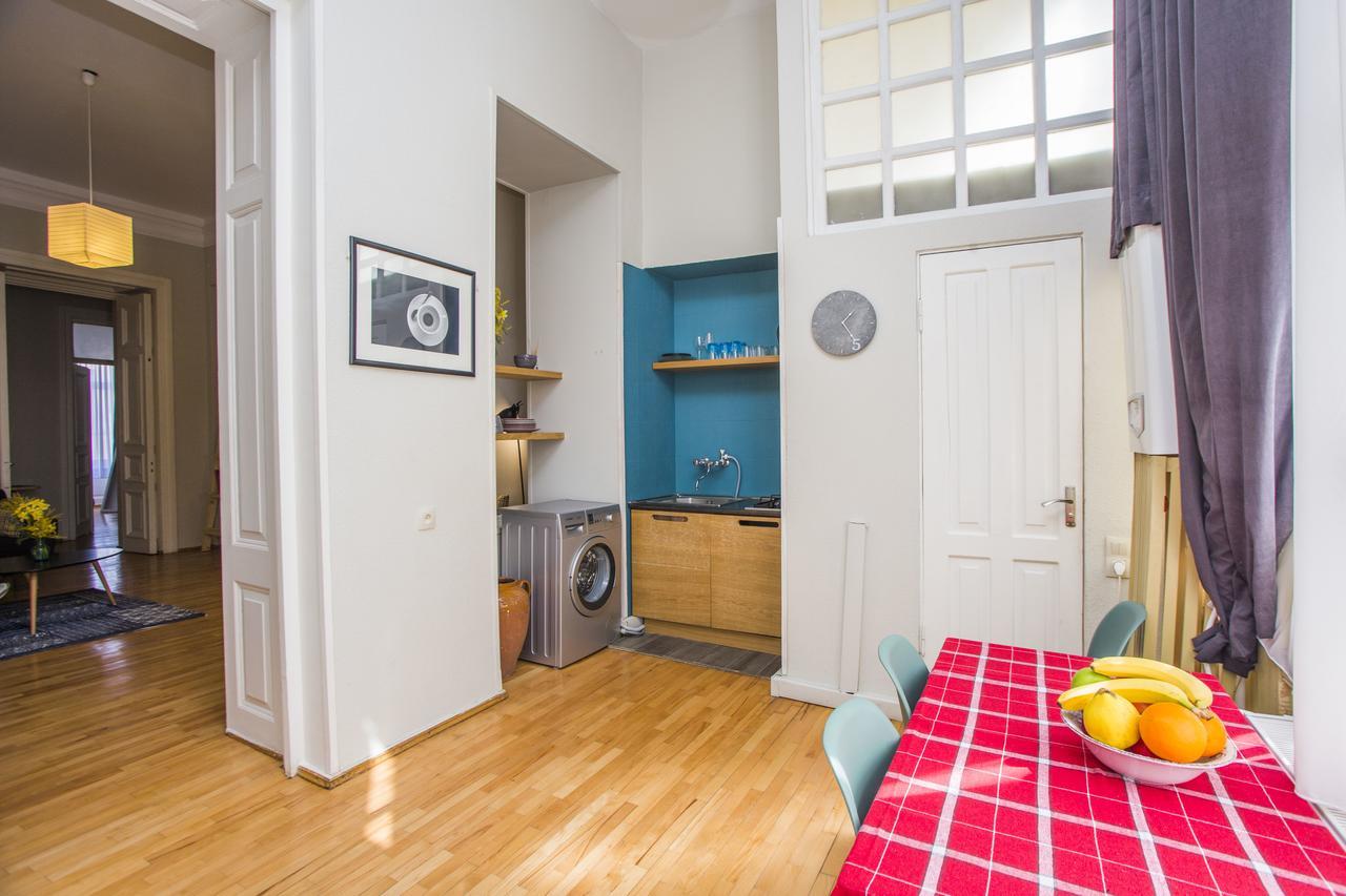 Charming 2Br Apartment In Old Tbilisi - By Wehost Buitenkant foto