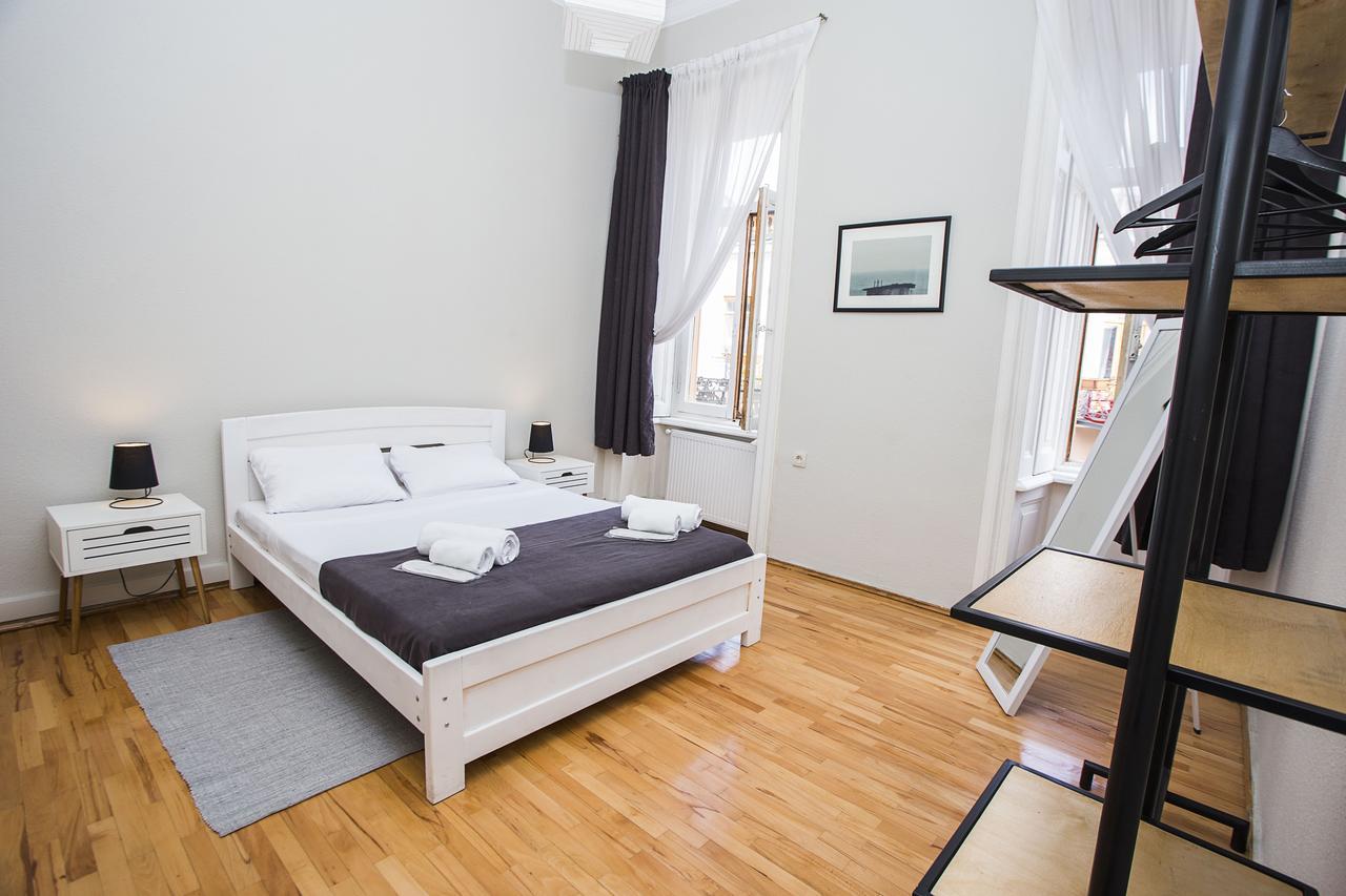 Charming 2Br Apartment In Old Tbilisi - By Wehost Buitenkant foto