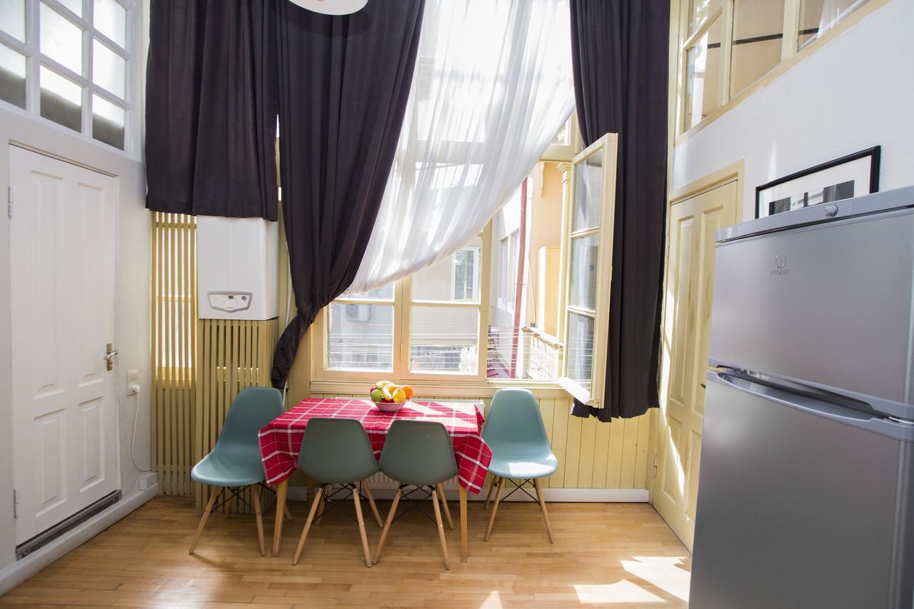 Charming 2Br Apartment In Old Tbilisi - By Wehost Buitenkant foto