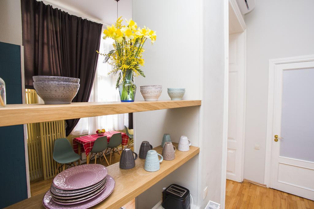 Charming 2Br Apartment In Old Tbilisi - By Wehost Buitenkant foto