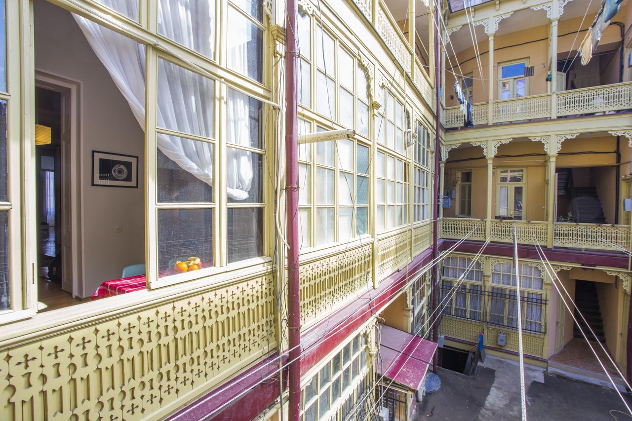 Charming 2Br Apartment In Old Tbilisi - By Wehost Buitenkant foto