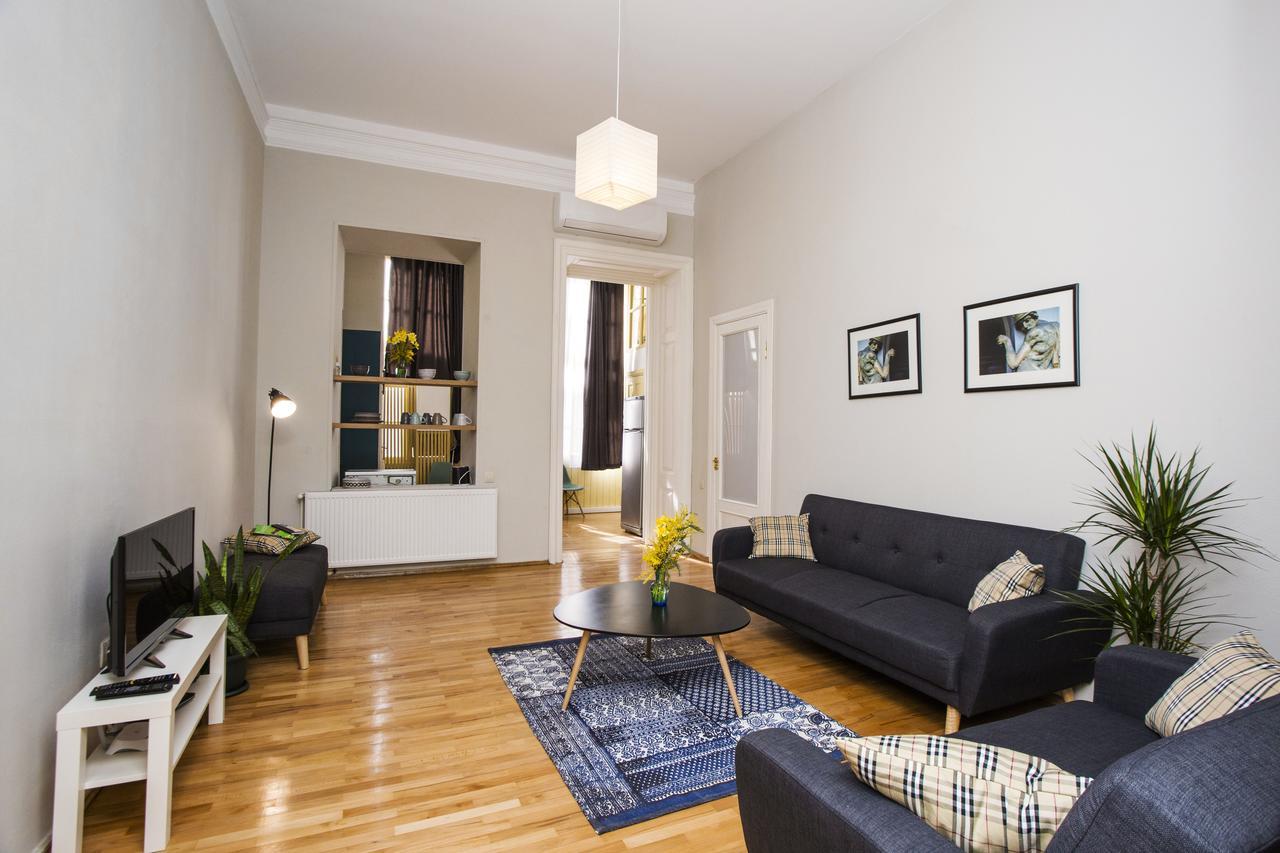 Charming 2Br Apartment In Old Tbilisi - By Wehost Buitenkant foto