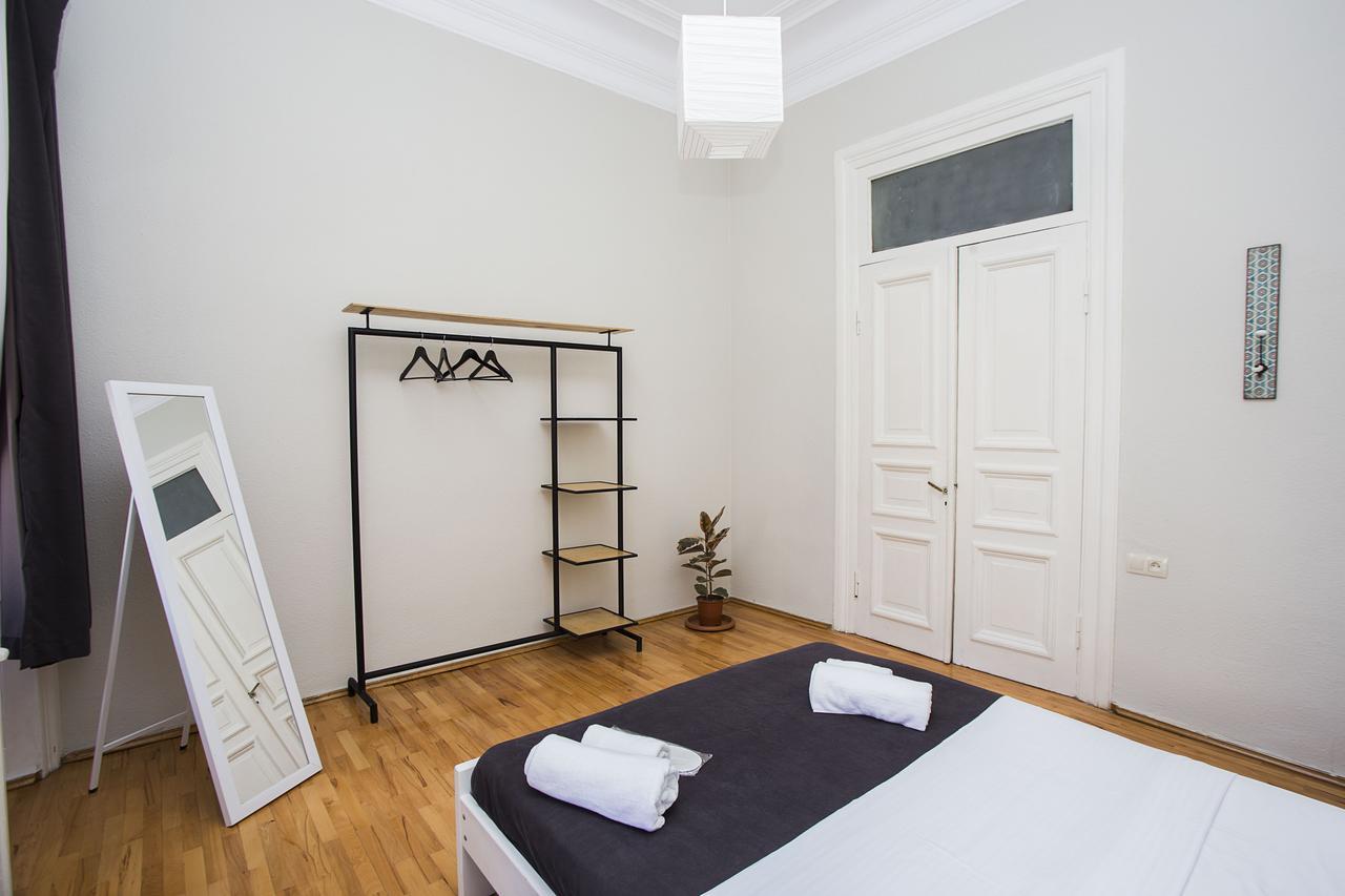 Charming 2Br Apartment In Old Tbilisi - By Wehost Buitenkant foto